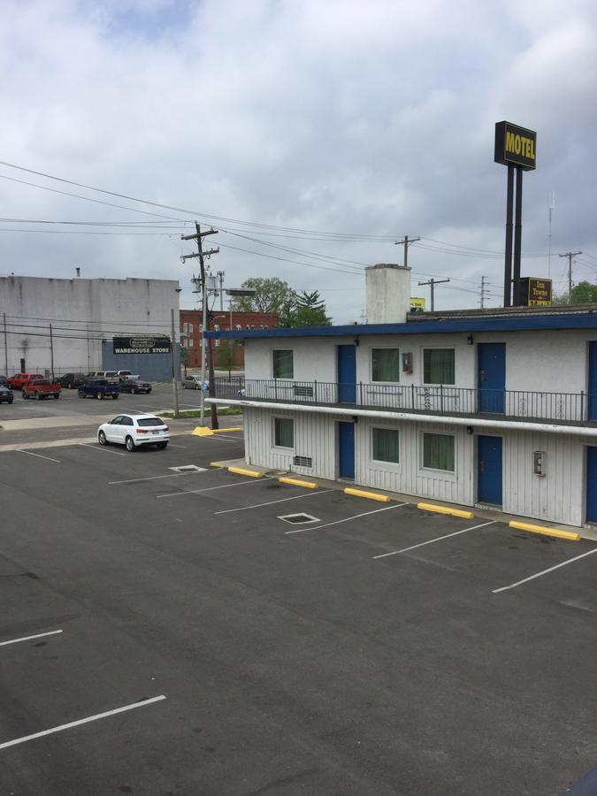 Inn Towne Motel Columbus Exterior foto